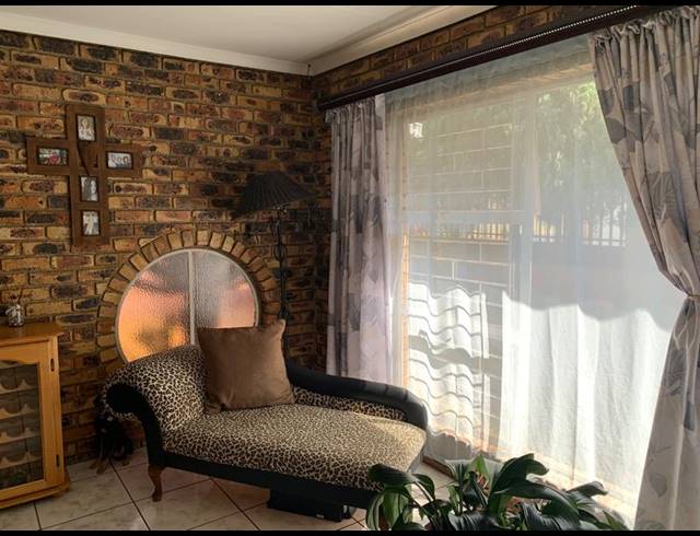 4 BEDROOM HOUSE FOR SALE IN VANDERBIJLPARK SE 3